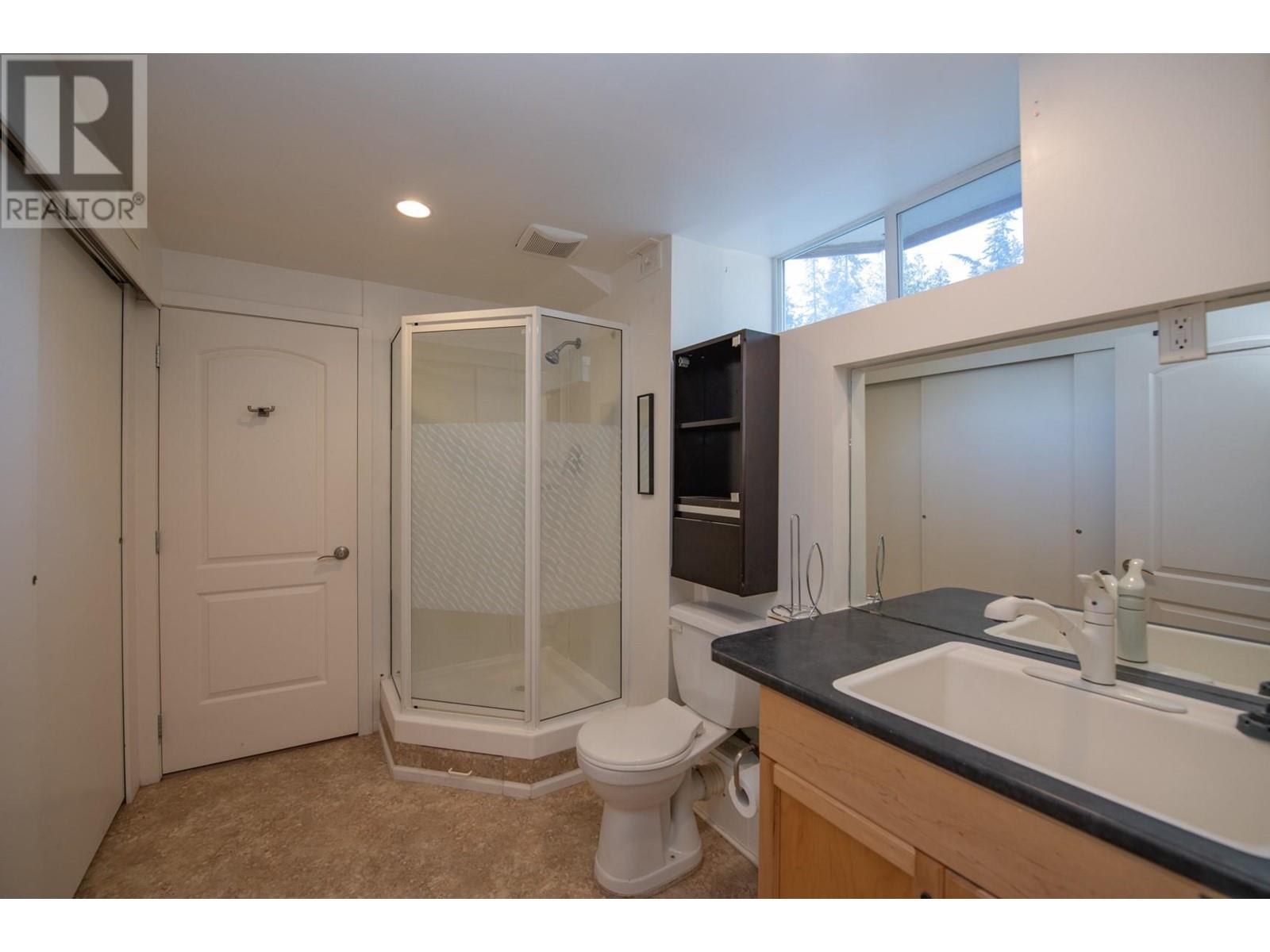  4091 10 Avenue Southeast, Salmon Arm
