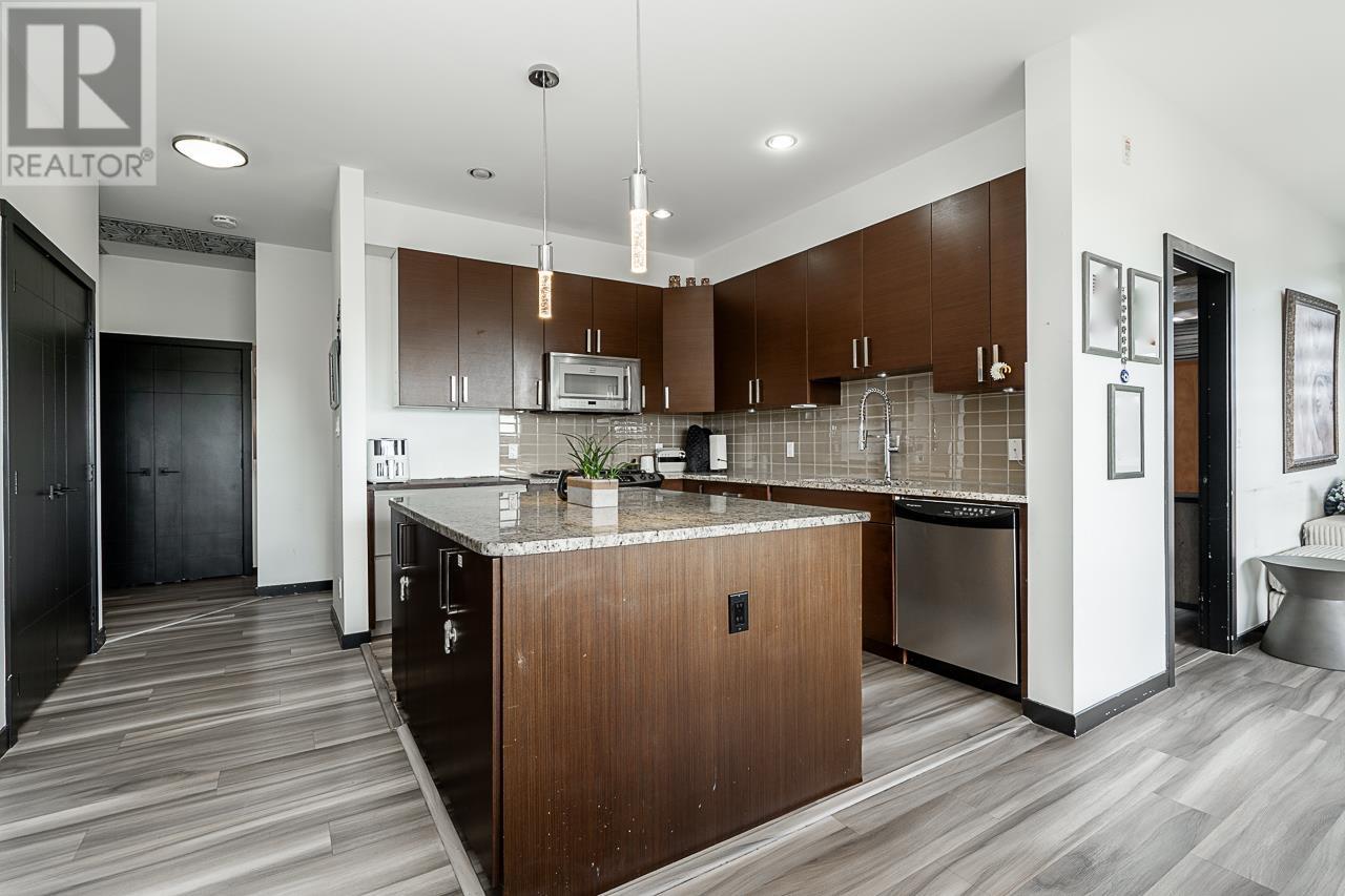306 288 HAMPTON STREET, New Westminster