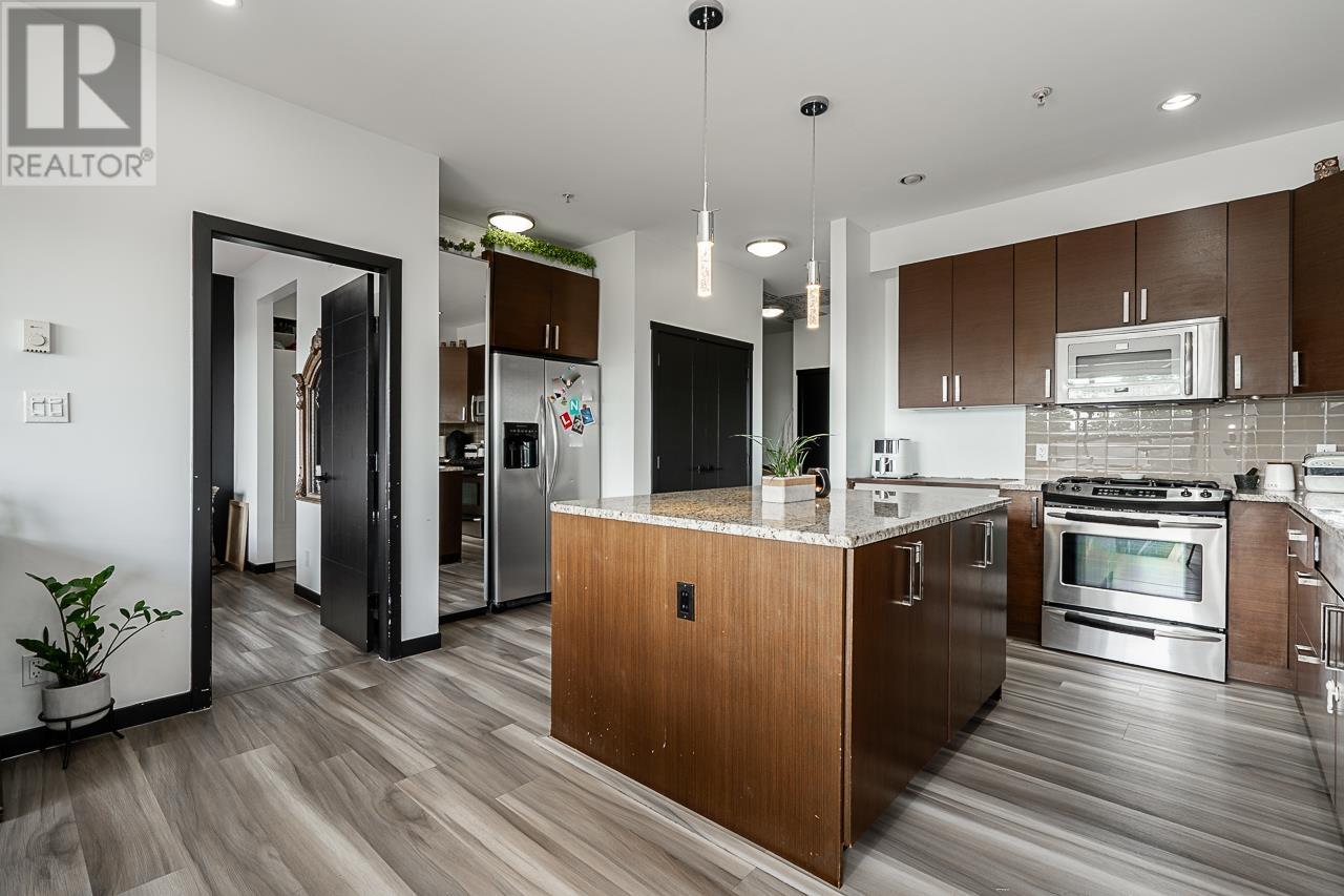 306 288 HAMPTON STREET, New Westminster