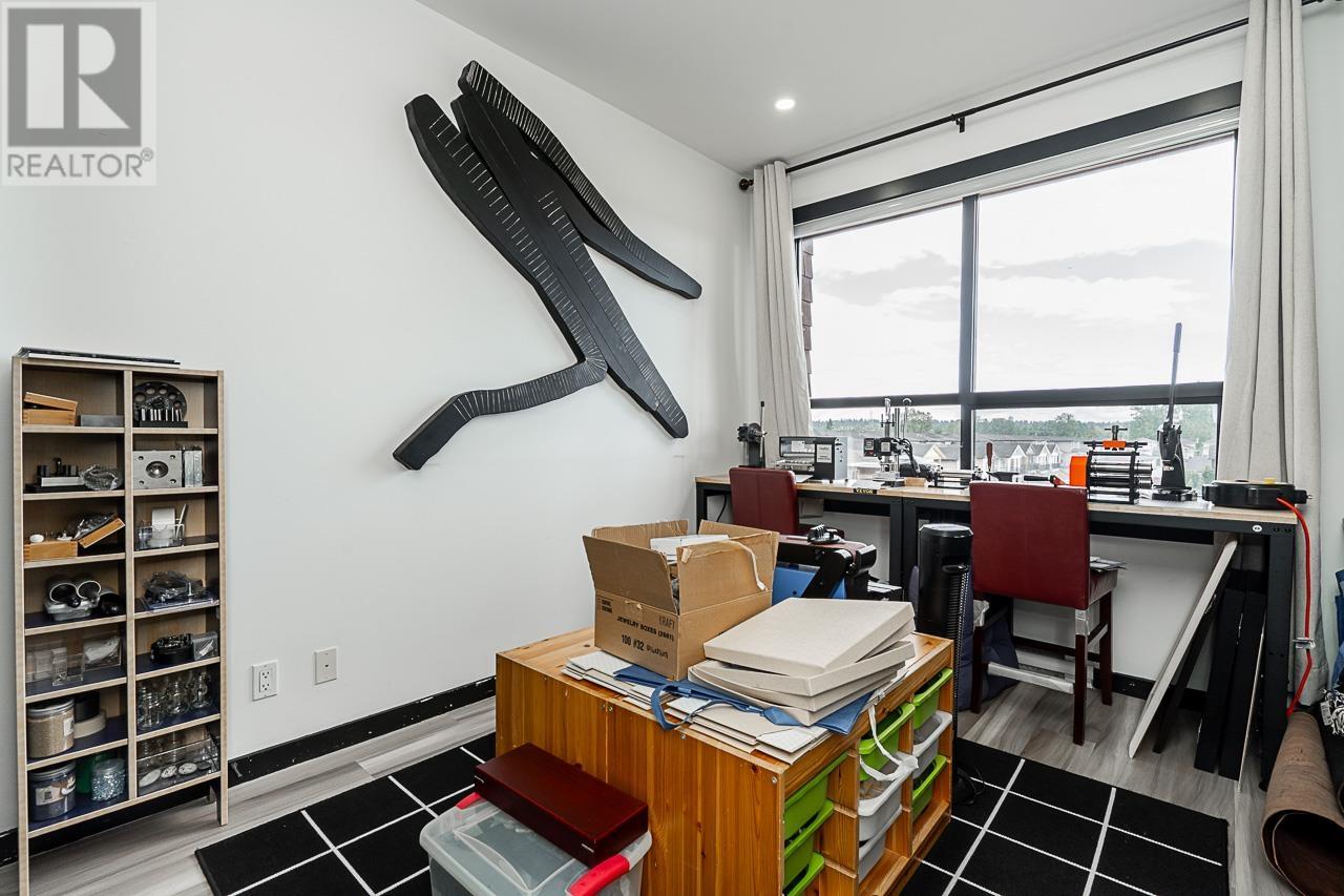 306 288 HAMPTON STREET, New Westminster