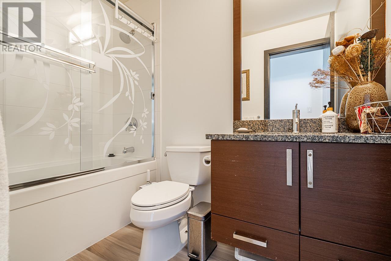 306 288 HAMPTON STREET, New Westminster