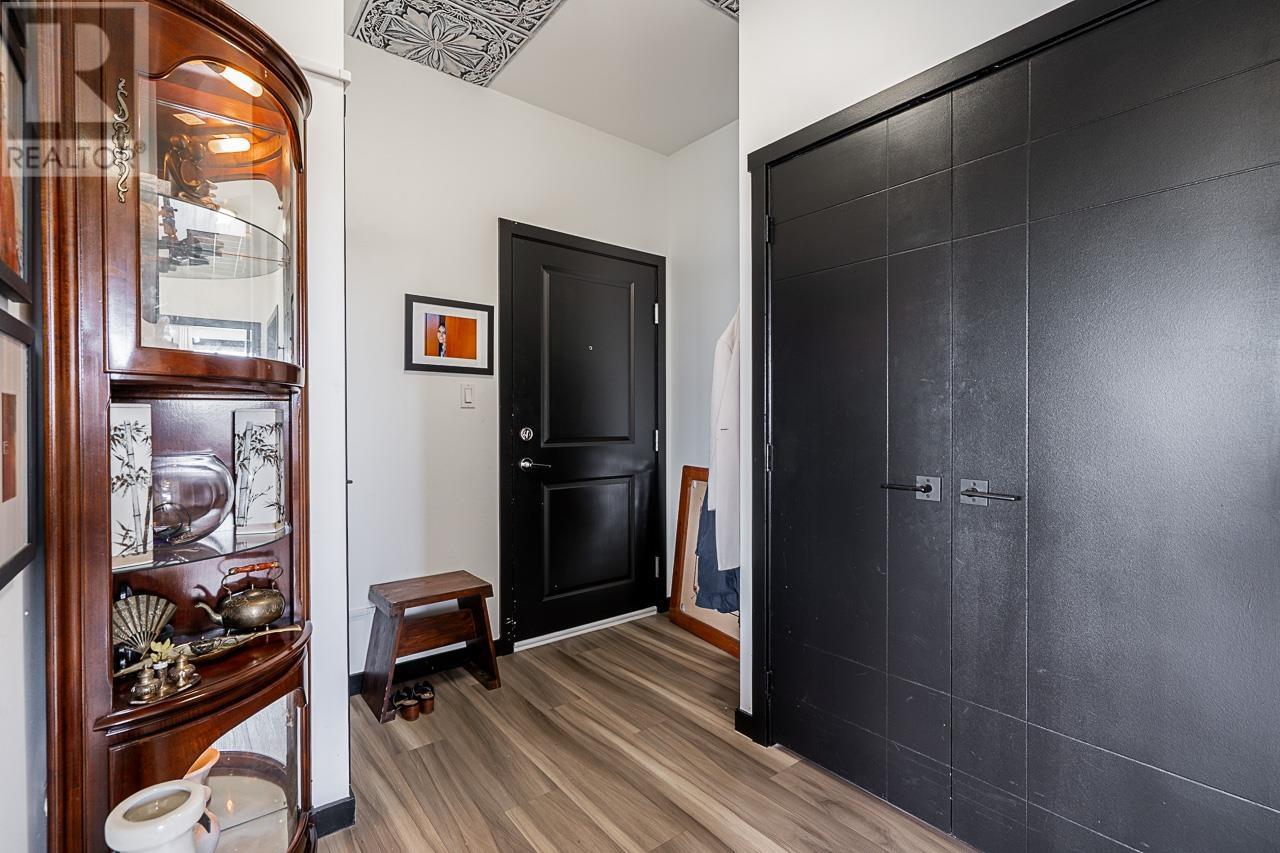 306 288 HAMPTON STREET, New Westminster