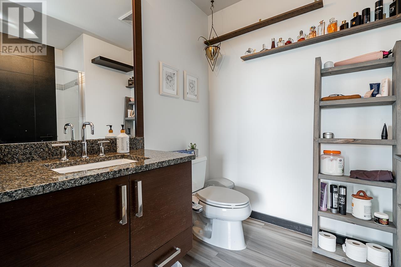 306 288 HAMPTON STREET, New Westminster
