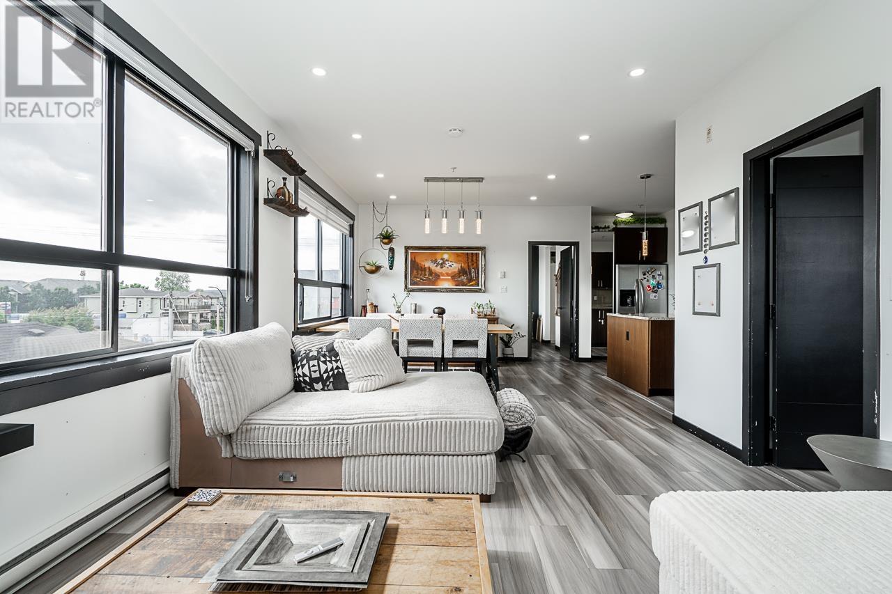 306 288 HAMPTON STREET, New Westminster