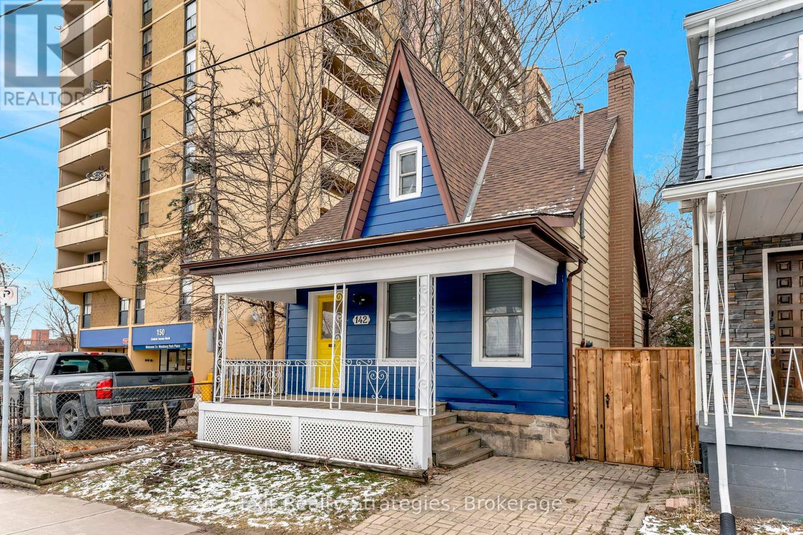 Photo 26 of 142 Sanford Avenue N, Hamilton ON