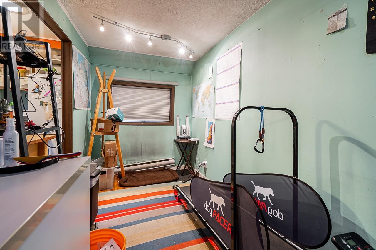 37956 FOURTH AVENUE, Squamish
