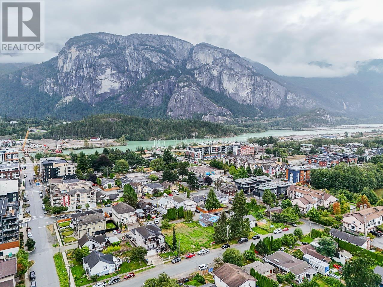 37956 FOURTH AVENUE, Squamish