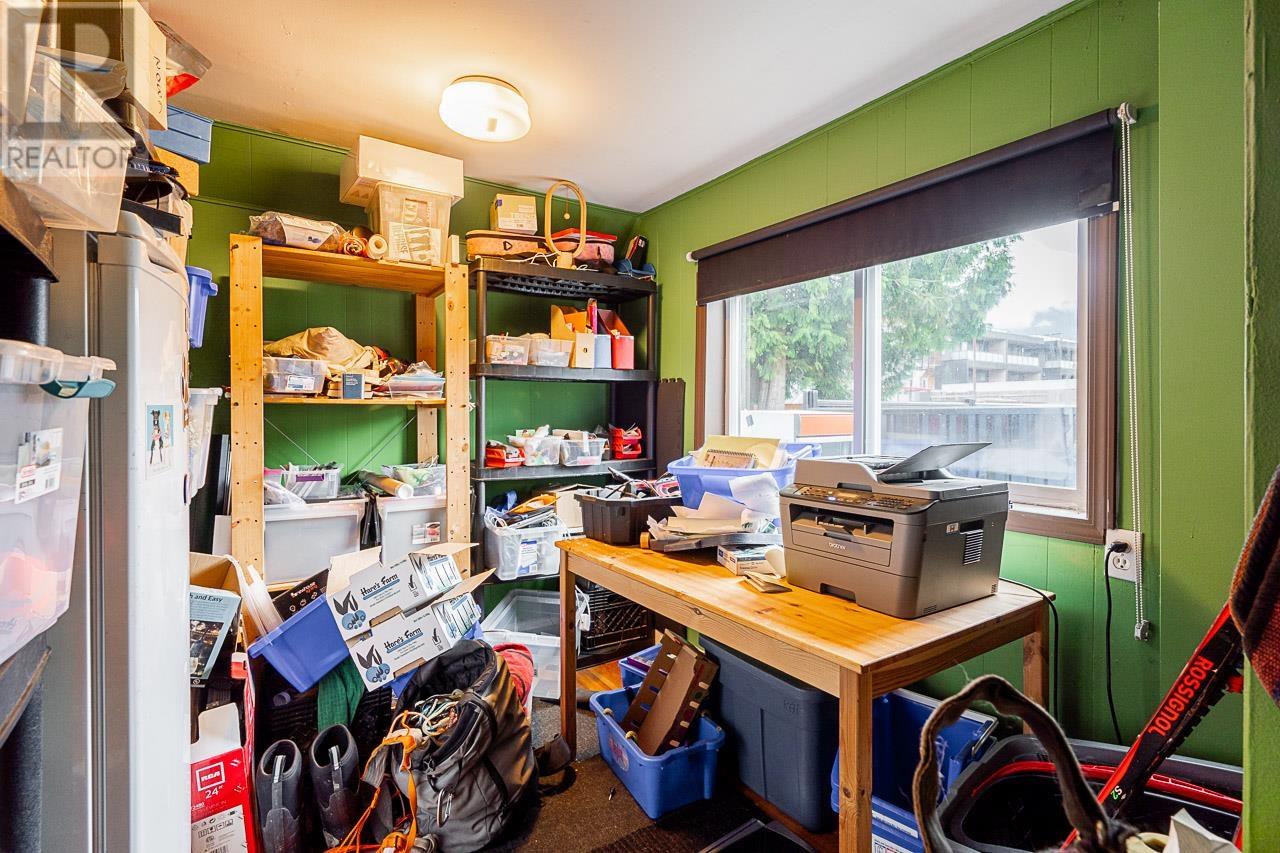37956 FOURTH AVENUE, Squamish