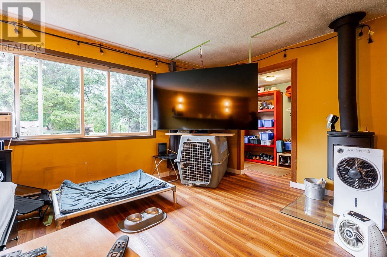 37956 FOURTH AVENUE, Squamish