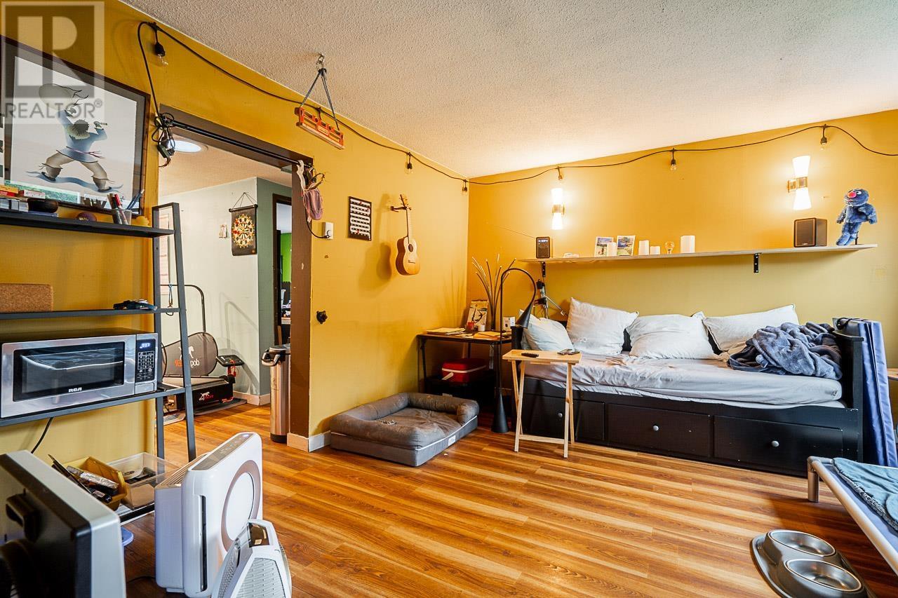 37956 FOURTH AVENUE, Squamish