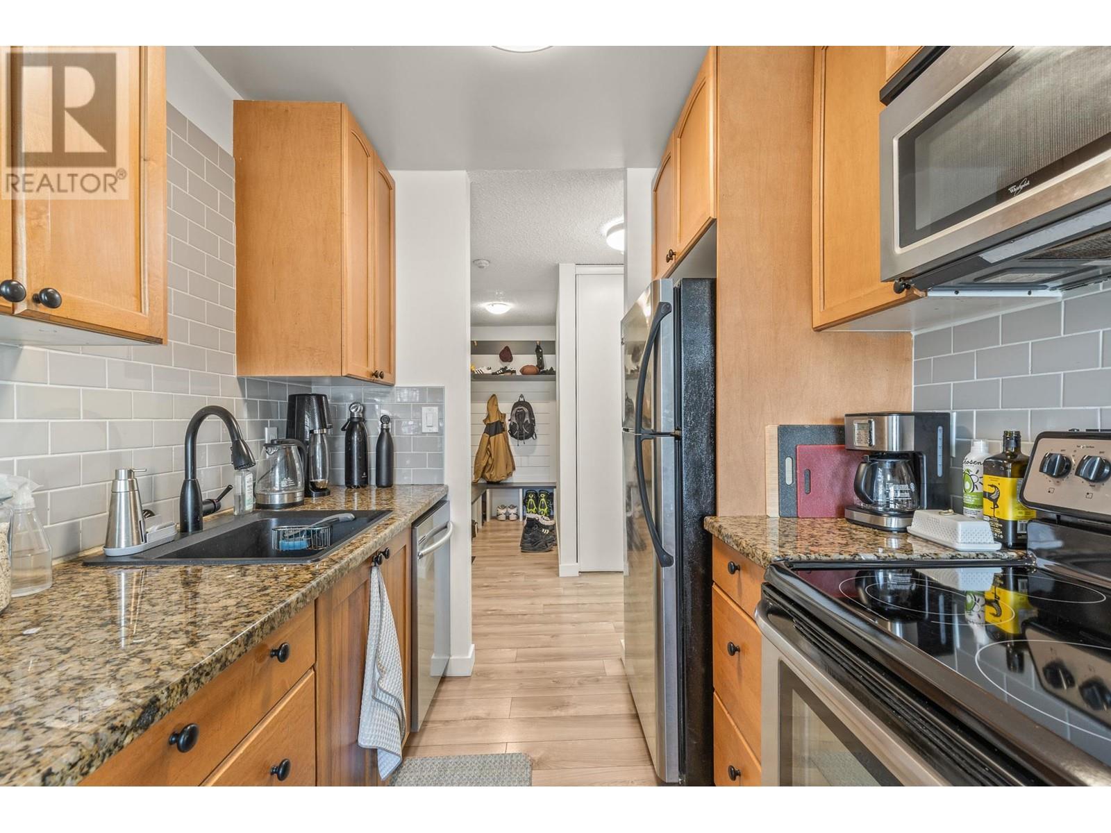 304 395 Franklyn Road, Kelowna
