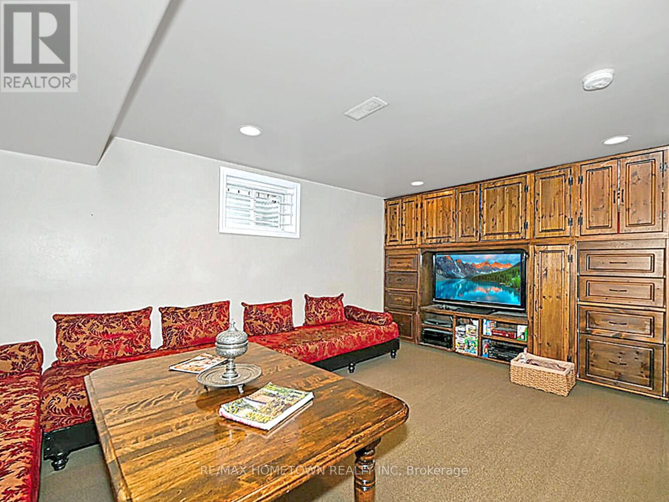Photo 24 of 16 Regency Place, Brockville ON