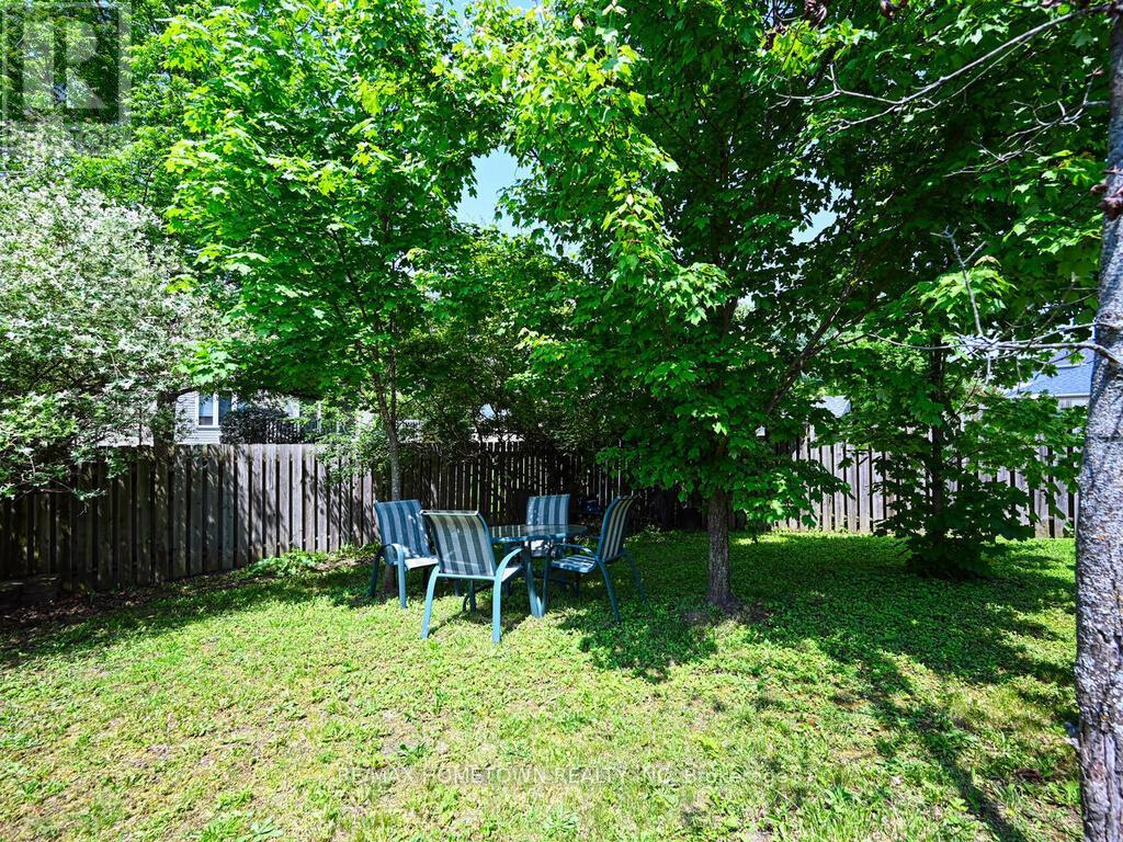 Photo 6 of 16 Regency Place, Brockville ON