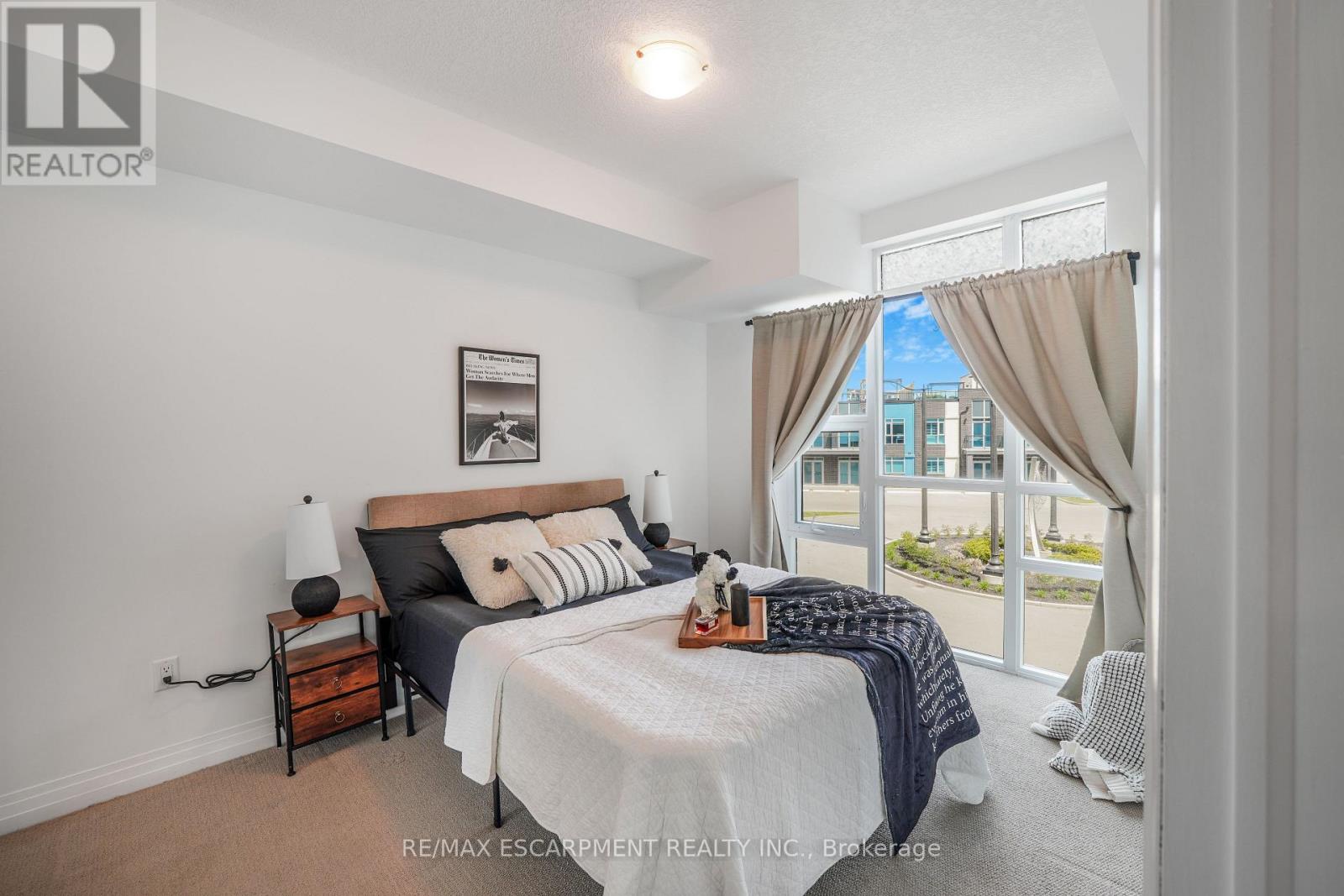 Photo 13 of 222 10 Concord Place, Grimsby ON