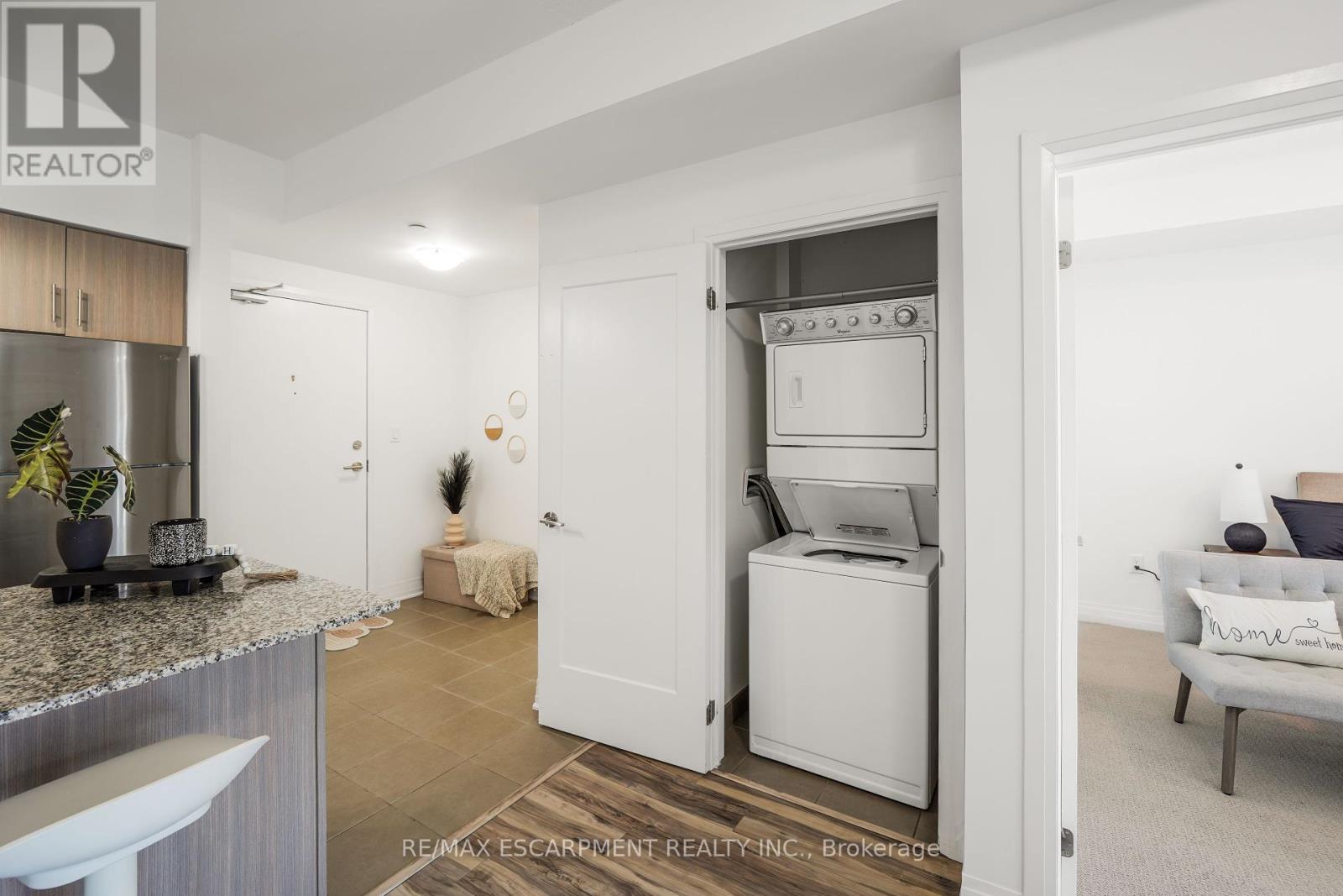 Photo 8 of 222 10 Concord Place, Grimsby ON