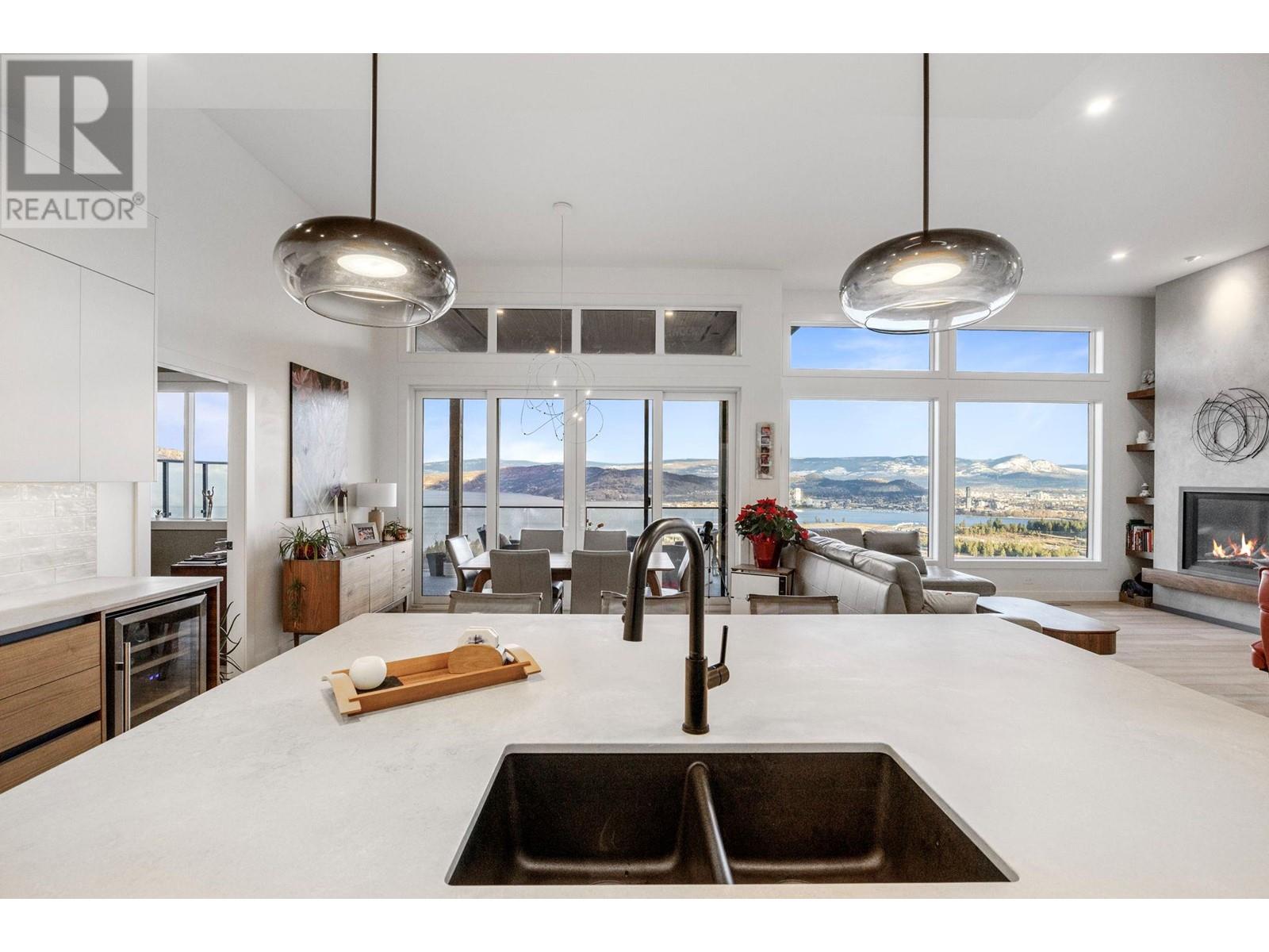  1821 Diamond View Drive, West Kelowna
