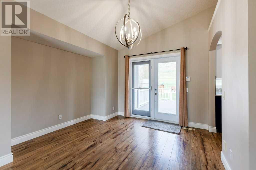 160 Gleneagles Close, Cochrane