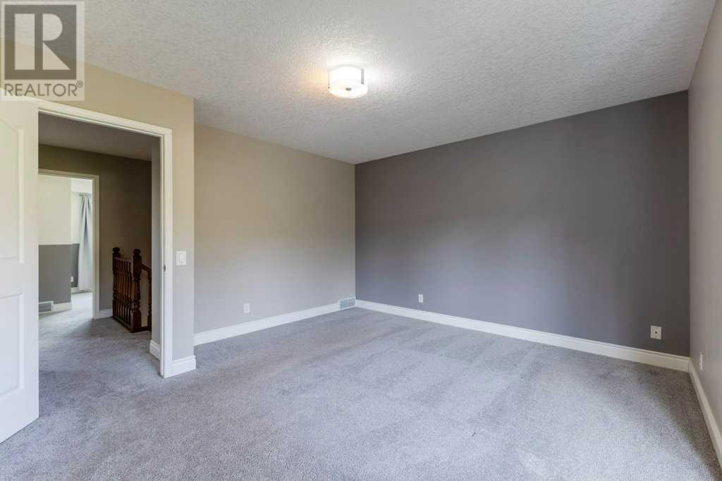 160 Gleneagles Close, Cochrane