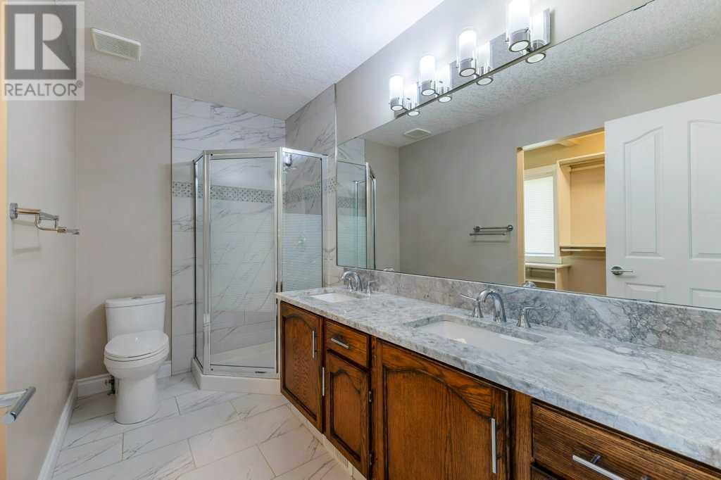 160 Gleneagles Close, Cochrane