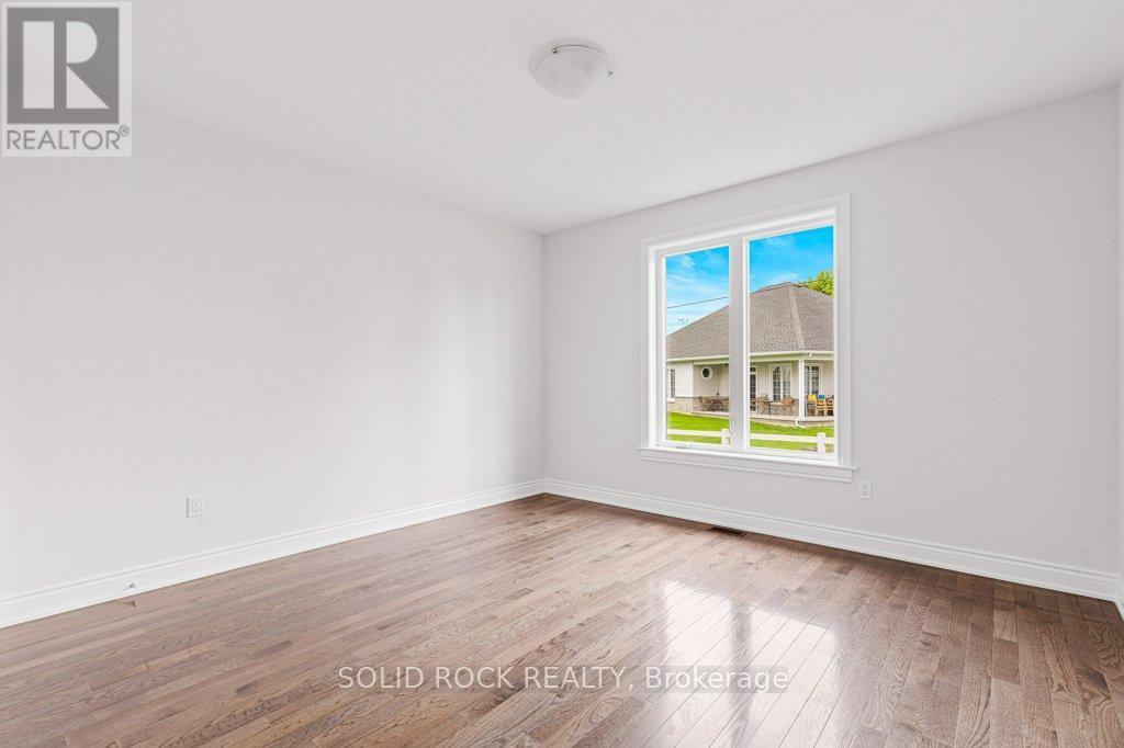 Photo 21 of 30 Lakeview Drive, South Dundas ON