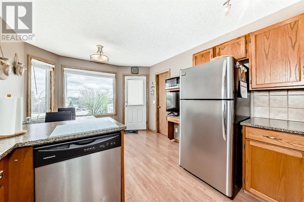 Single Family House Bi-level for Sale in  Harvest Hills Drive NE Harvest Hills Calgary 