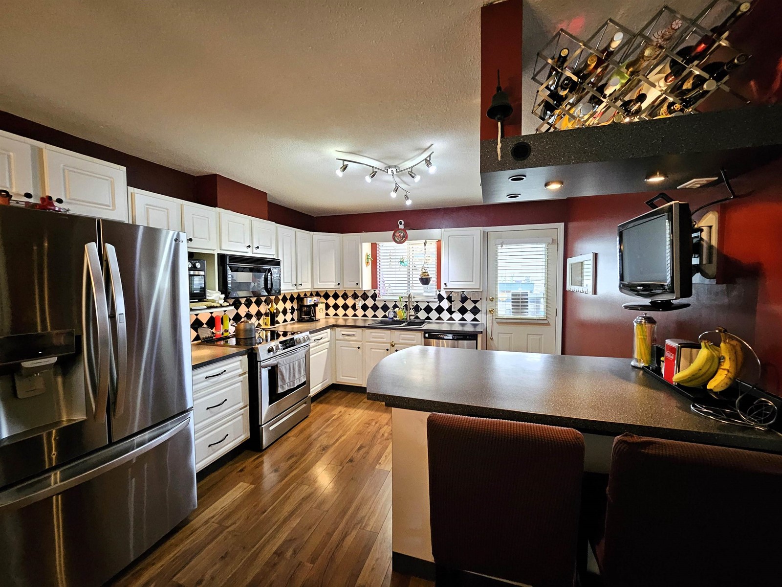 Photo 4 of 208 7837 120 A Street, Surrey BC