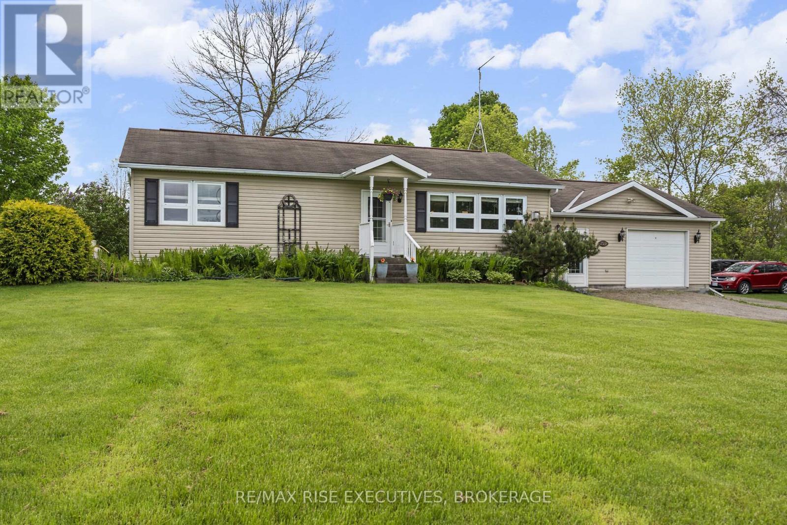 Photo 3 of 2329 Harlem Road, Rideau Lakes ON