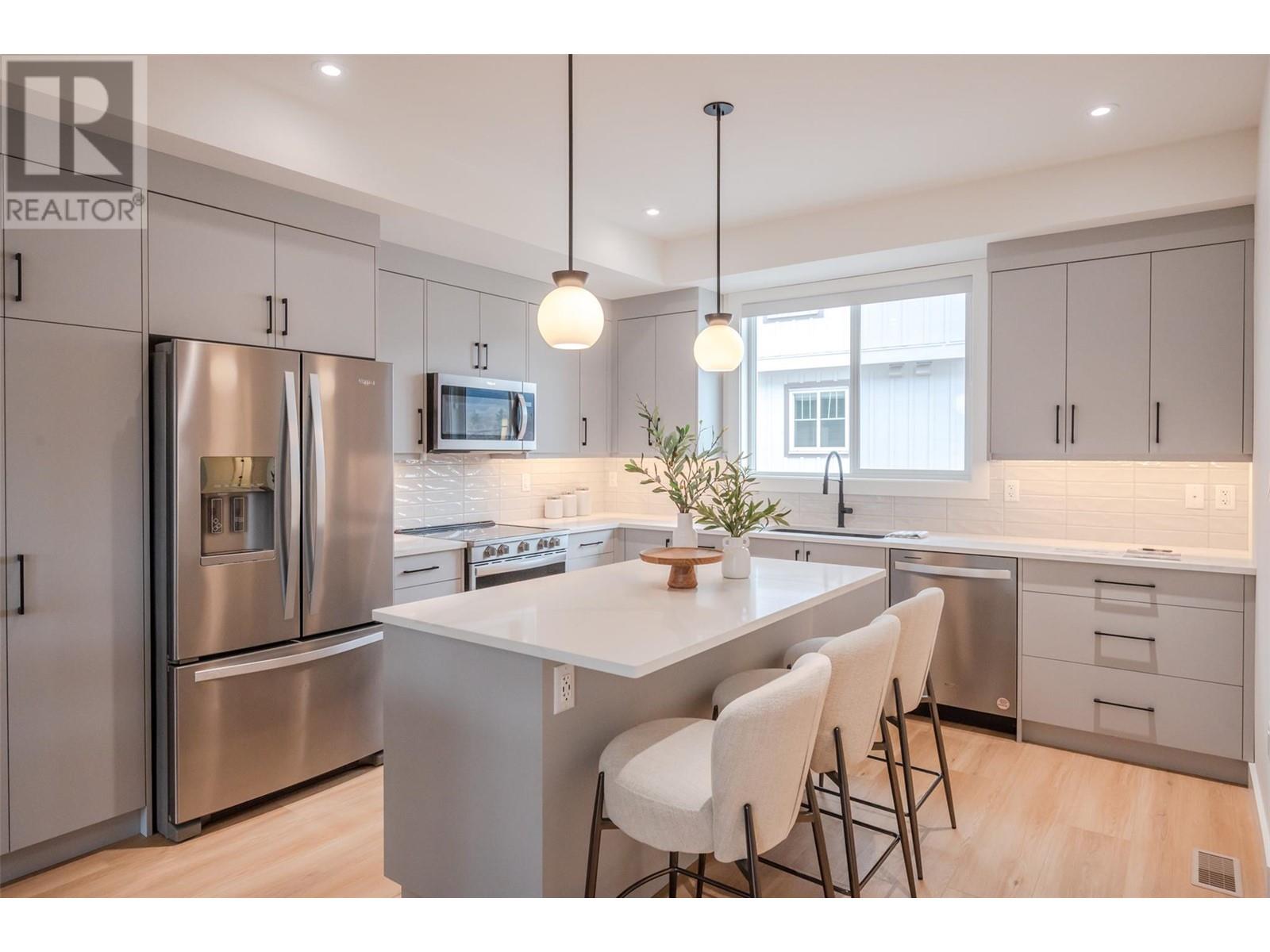 107 770 Argyle Street, Penticton