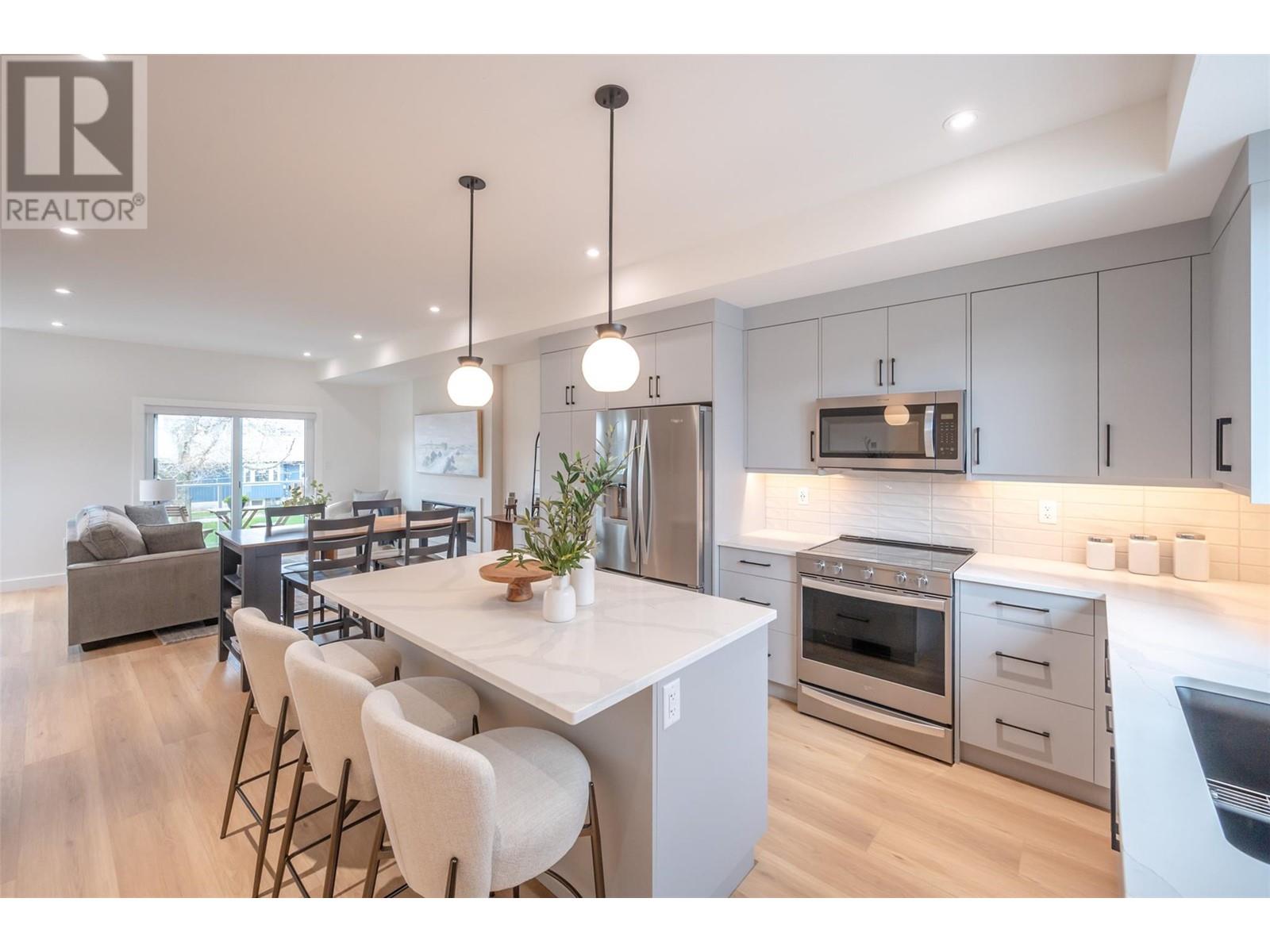 107 770 Argyle Street, Penticton