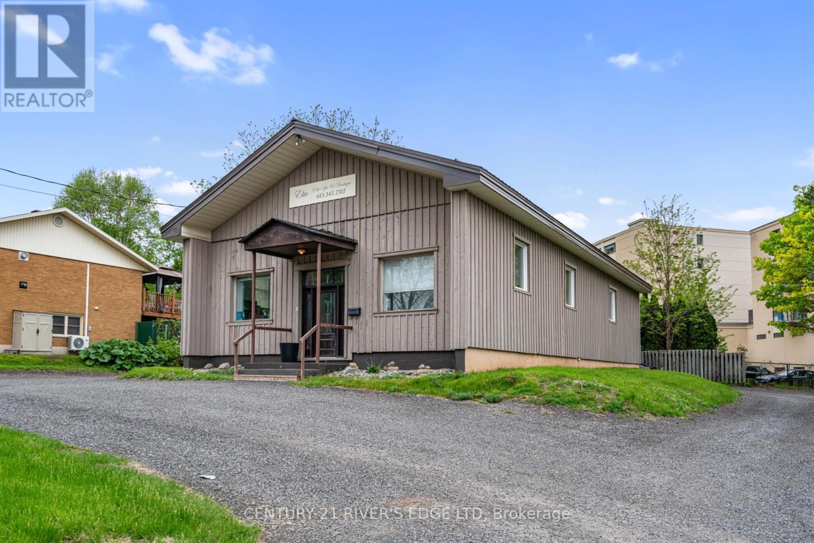Photo 38 of 4 Schofield Avenue, Brockville ON