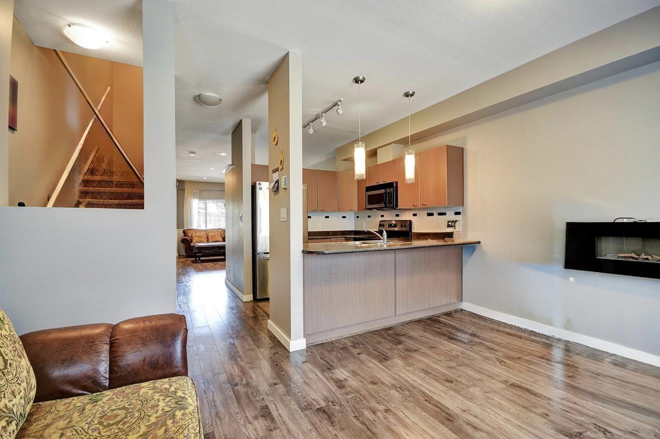 Photo 8 of 49 18701 66 Avenue, Surrey BC