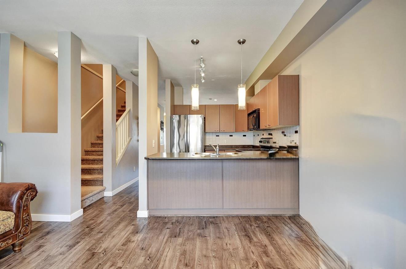 Photo 10 of 49 18701 66 Avenue, Surrey BC