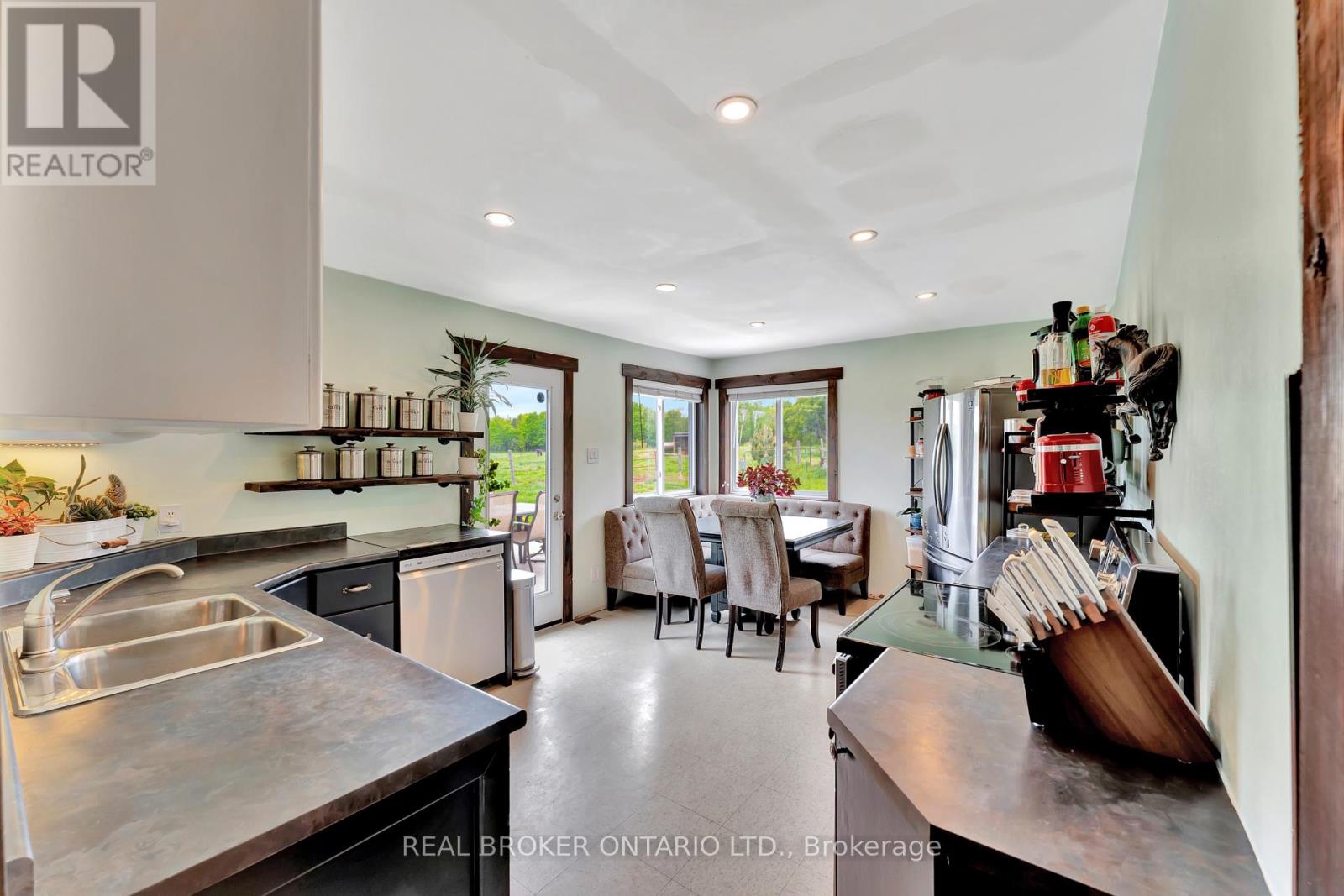 Photo 11 of 174 County 1 Road, Elizabethtownkitley ON