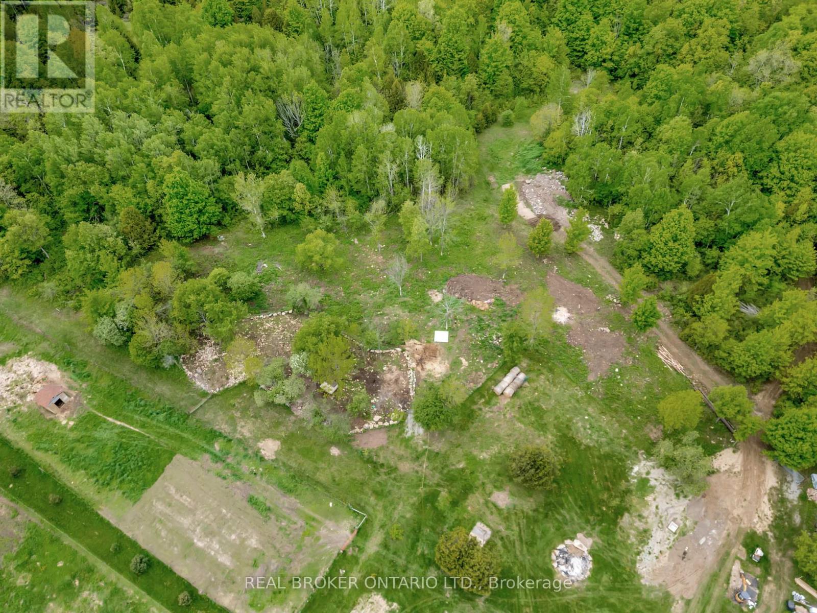 Photo 37 of 174 County 1 Road, Elizabethtownkitley ON
