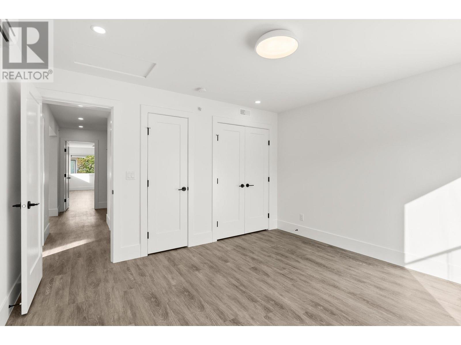  3060 LANDRY Crescent, Summerland