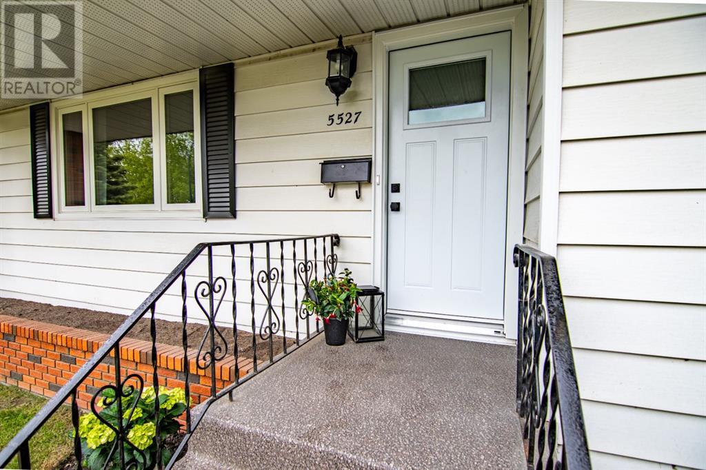 5527 38 Street, Red Deer