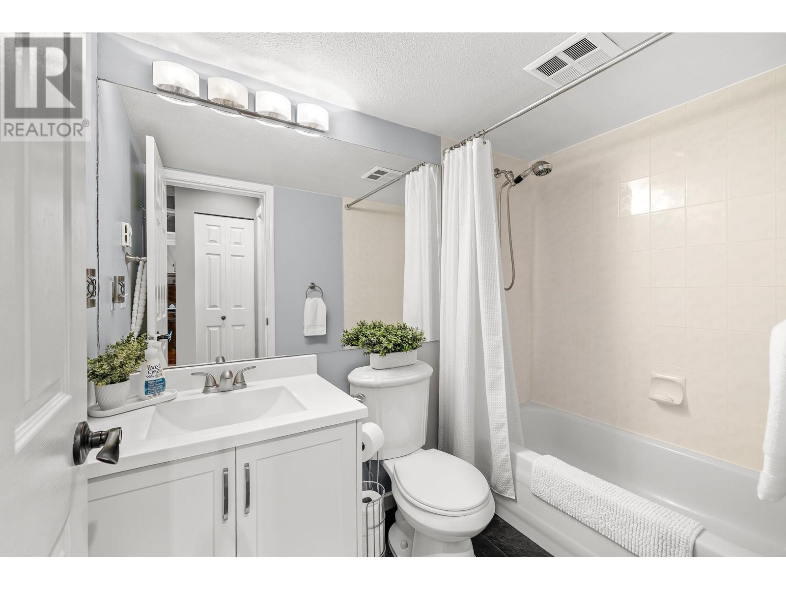 106 19121 FORD ROAD, Pitt Meadows real estate listing R3006025