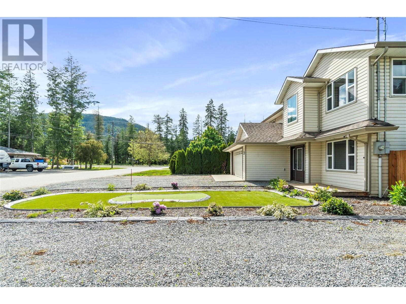  502 Spruce Street, Sicamous