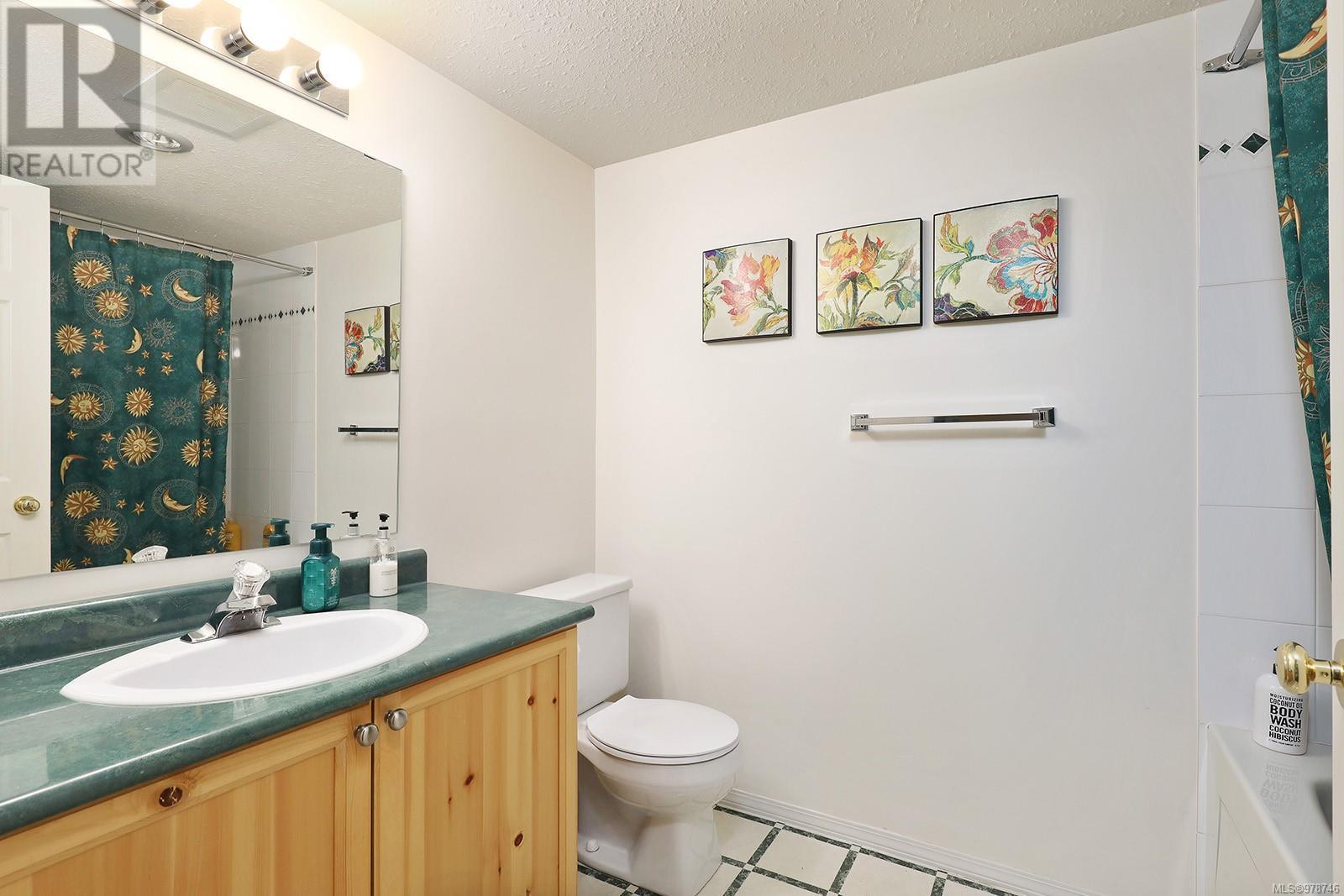 111 1320 Henry Rd, Courtenay real estate listing 978746