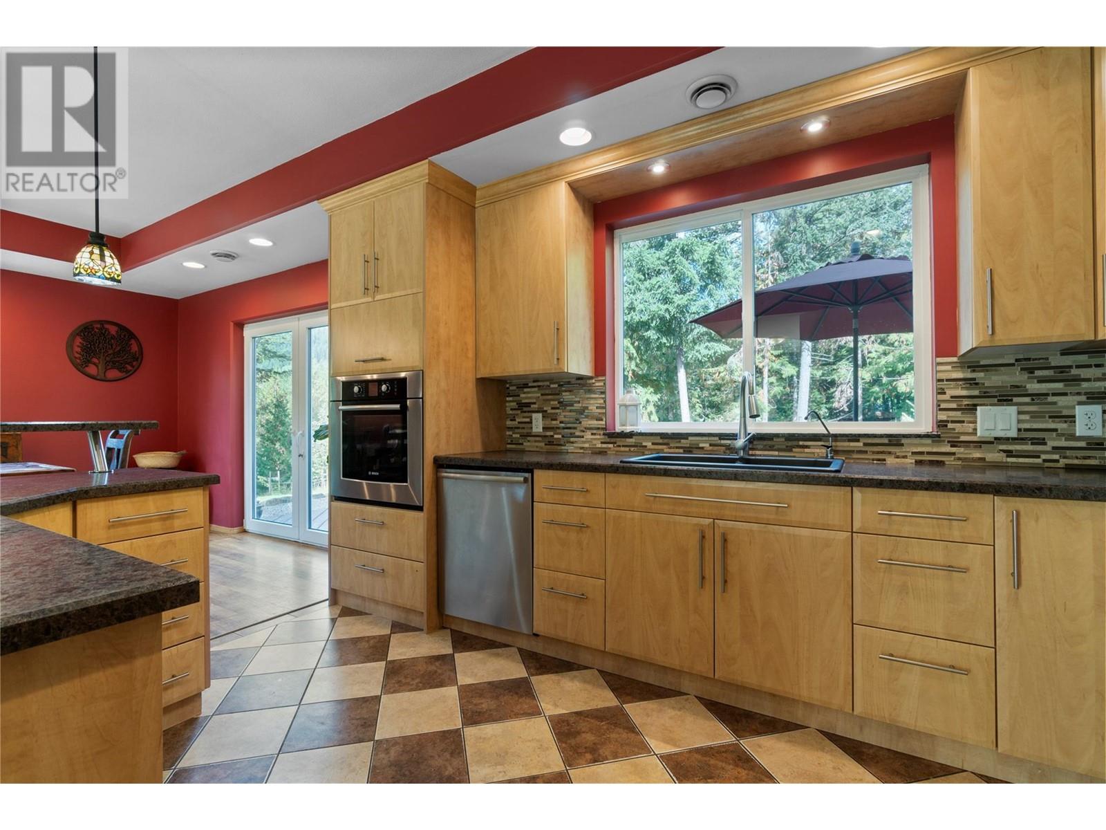  1534 Recline Ridge Road, Tappen