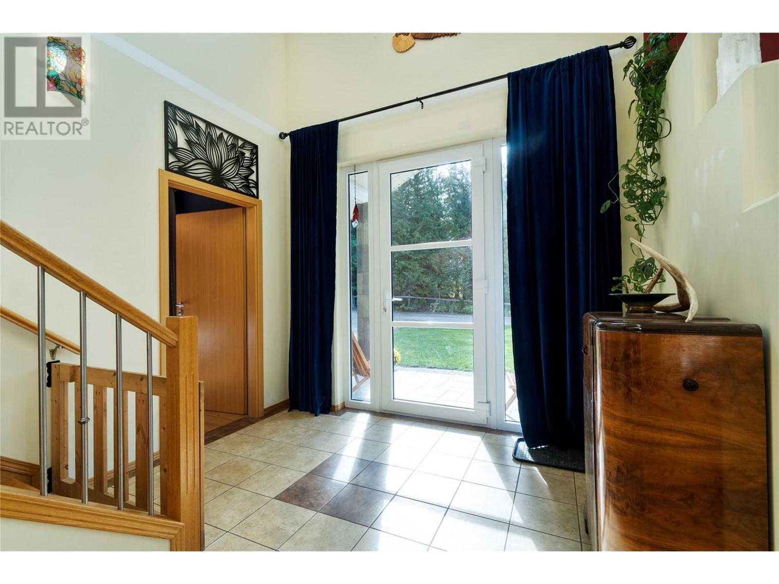  1534 Recline Ridge Road, Tappen