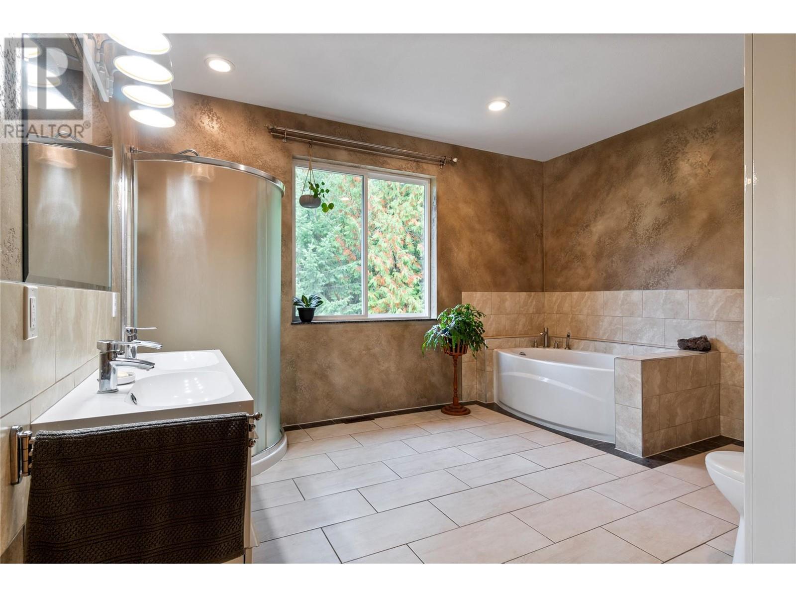  1534 Recline Ridge Road, Tappen