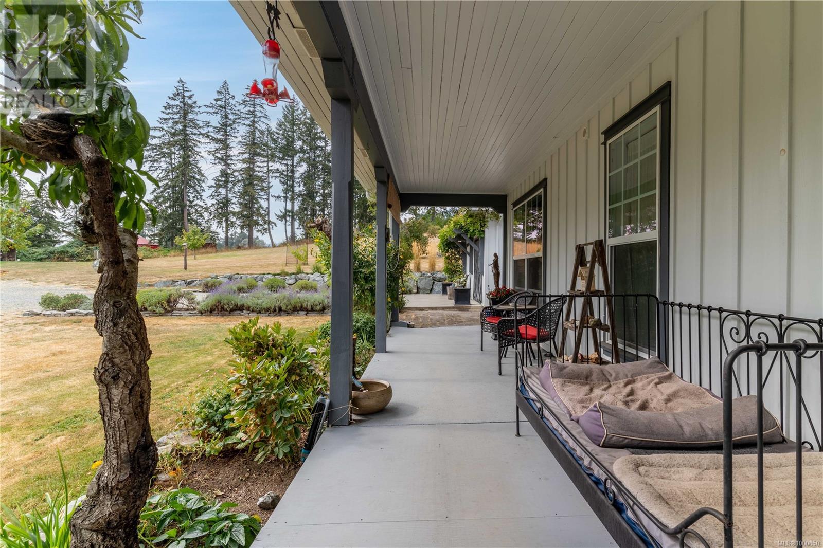 Photo 3 of 6742 Norcross Rd, Duncan BC