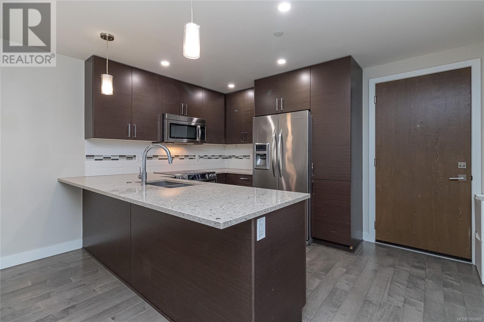 #102 4000 SHELBOURNE ST - Image 20