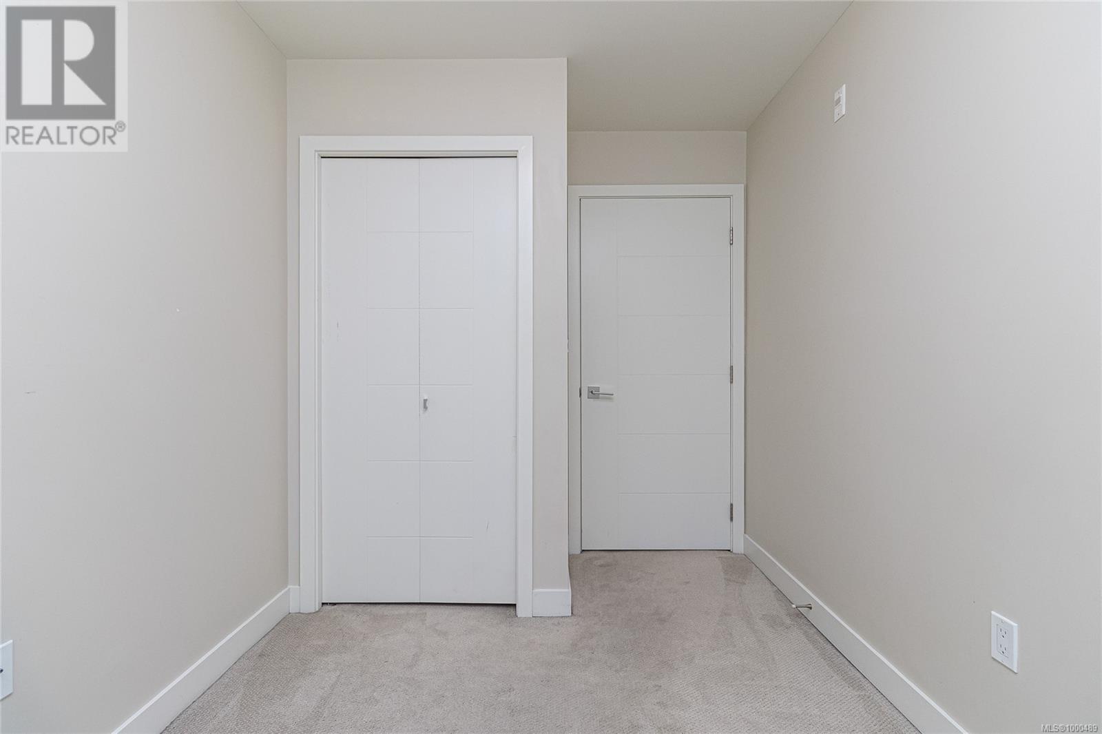 #102 4000 SHELBOURNE ST - Image 43