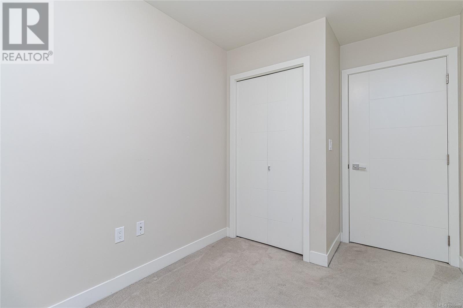 #102 4000 SHELBOURNE ST - Image 44