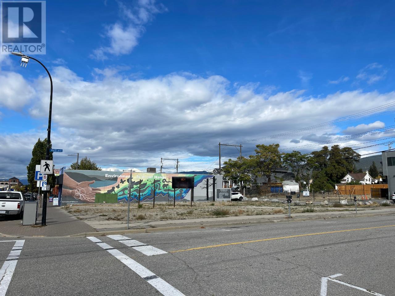  582/598 MAIN Street, Penticton