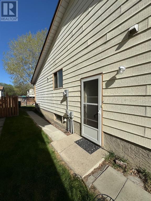 Single Family House Bungalow for Sale in  Rundlehorn Drive NE Pineridge Calgary 
