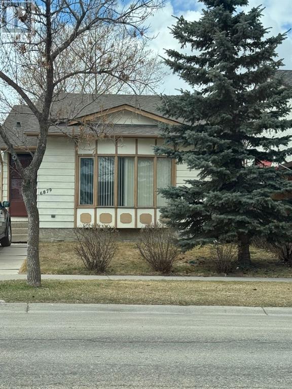 6879 Rundlehorn Drive NE, Calgary, Alberta