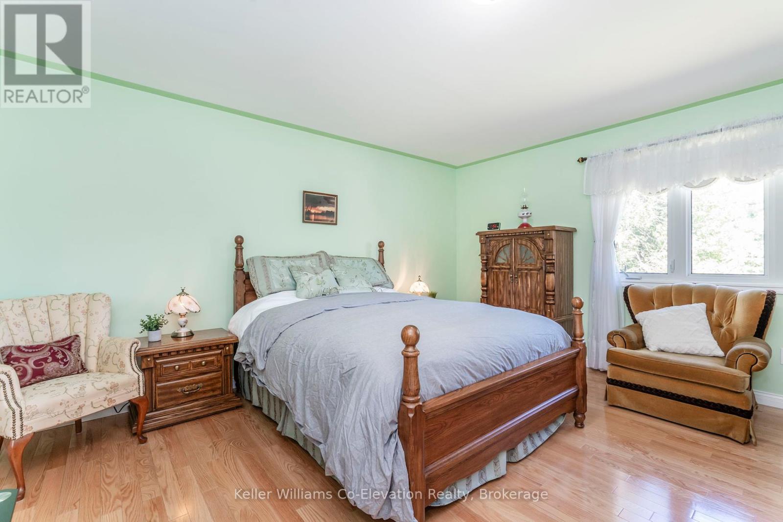 Photo 12 of 115 Mitchells Beach Road, Tay ON